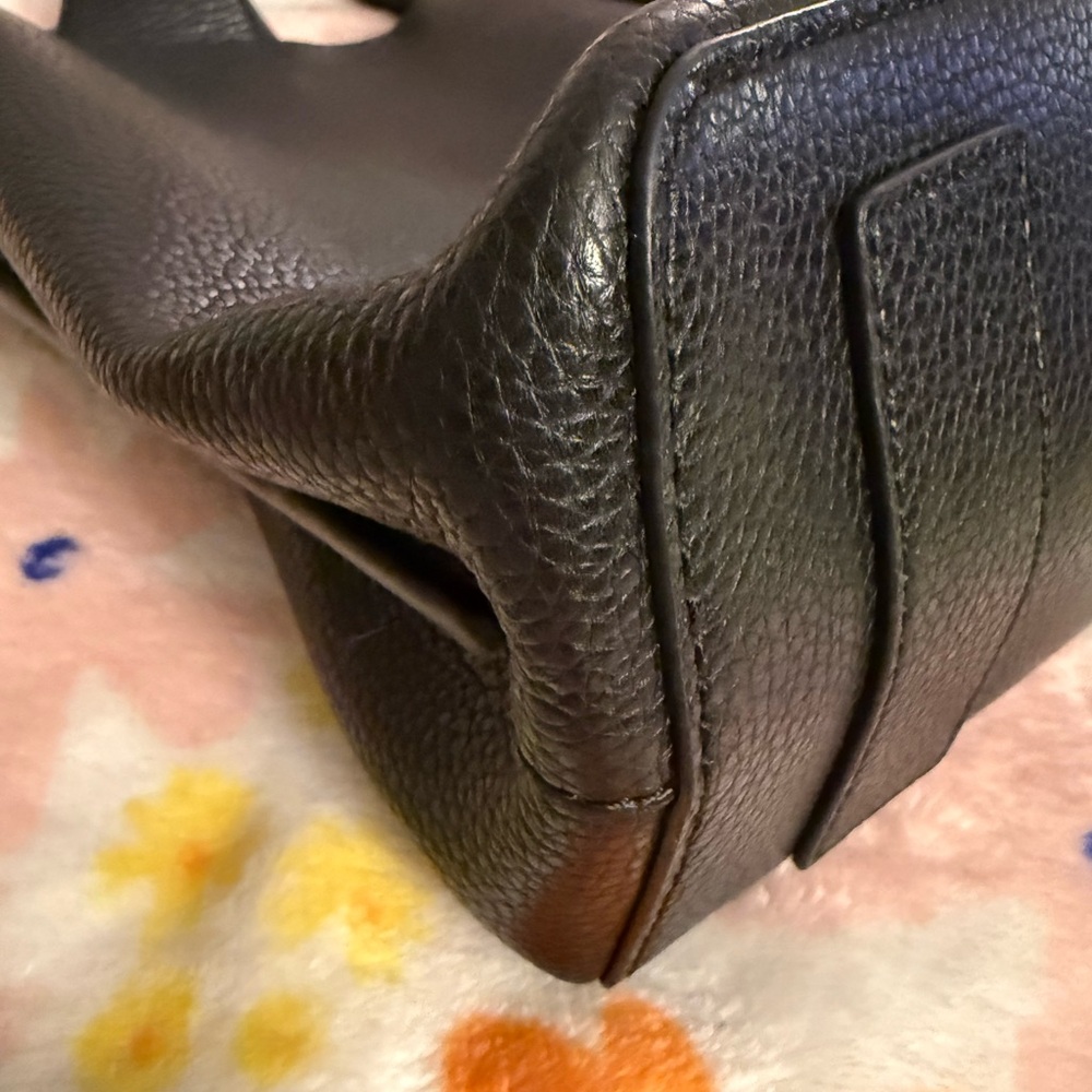 HOBO Vida Black Leather Tote Bag - Picture 8 of 15